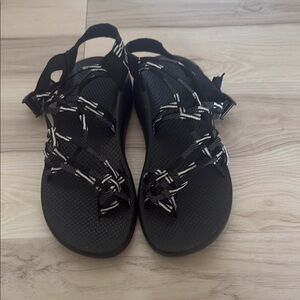 Chaco ZX2 Black and White Outdoor Sandals with Adjustable Straps